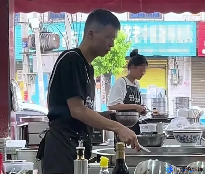 情侣在婚礼前一晚双双4楼坠亡，郎才女貌婚纱照-山海资源库